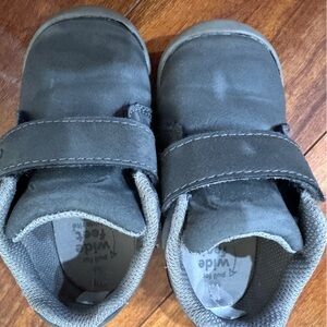 KIDS STRIDE RITE WIDE FOOT SHOES